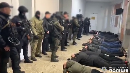 19 молодиків вчинили у Мукачівській міськраді "розборки" (ВІДЕО)