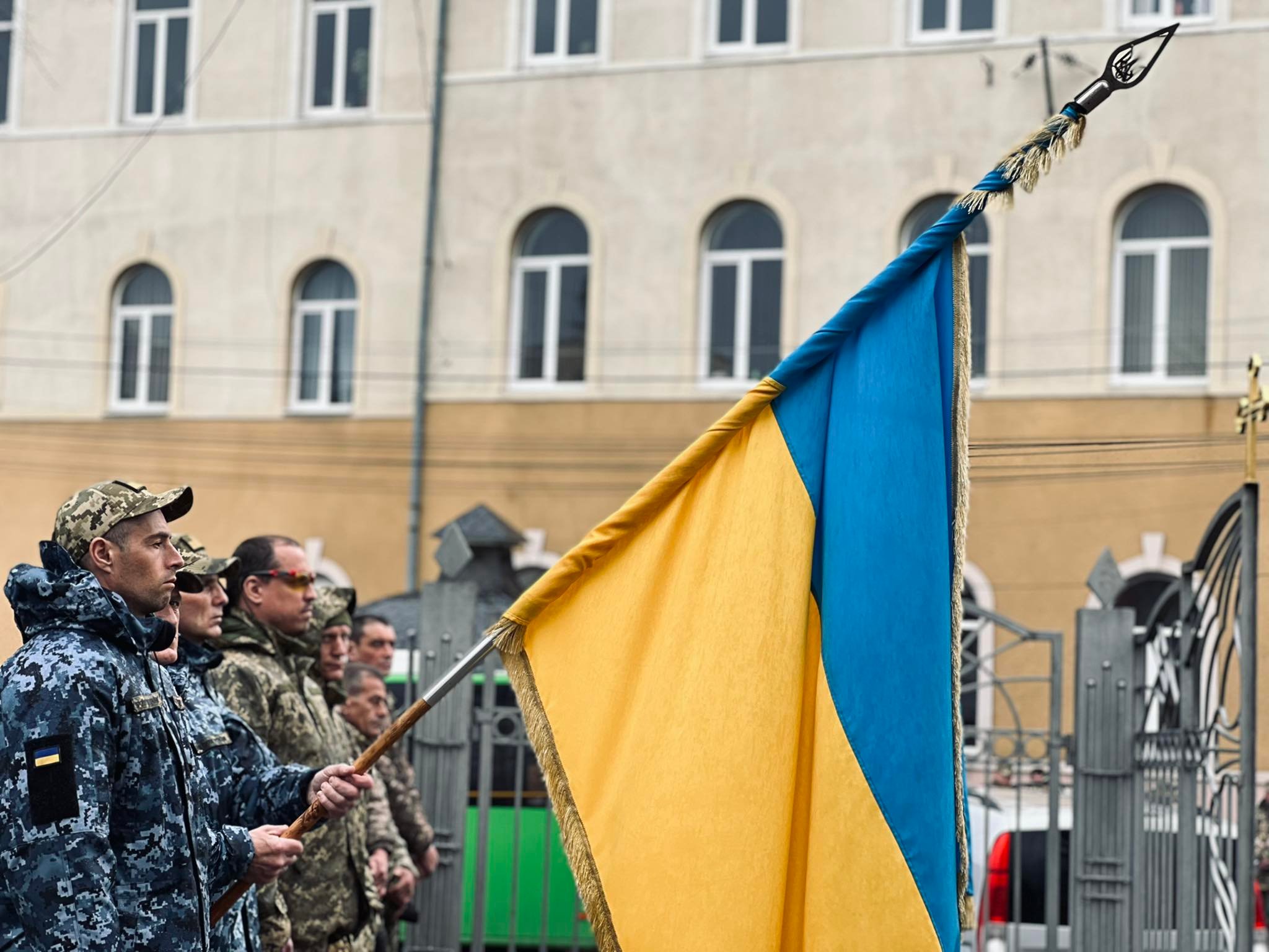 У Мукачеві попрощалися із загиблим на війні Героєм – 18-річним Віктором Каричаком (ФОТО)