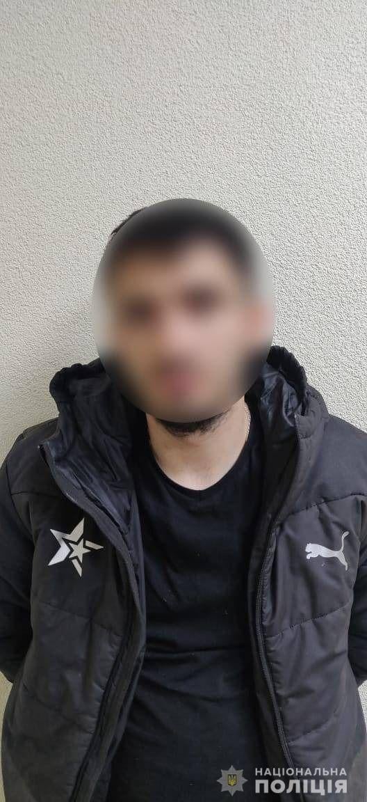 У Хусті завдяки небайдужості сусіда затримали молодика, що намагався викрасти авто (ФОТО)