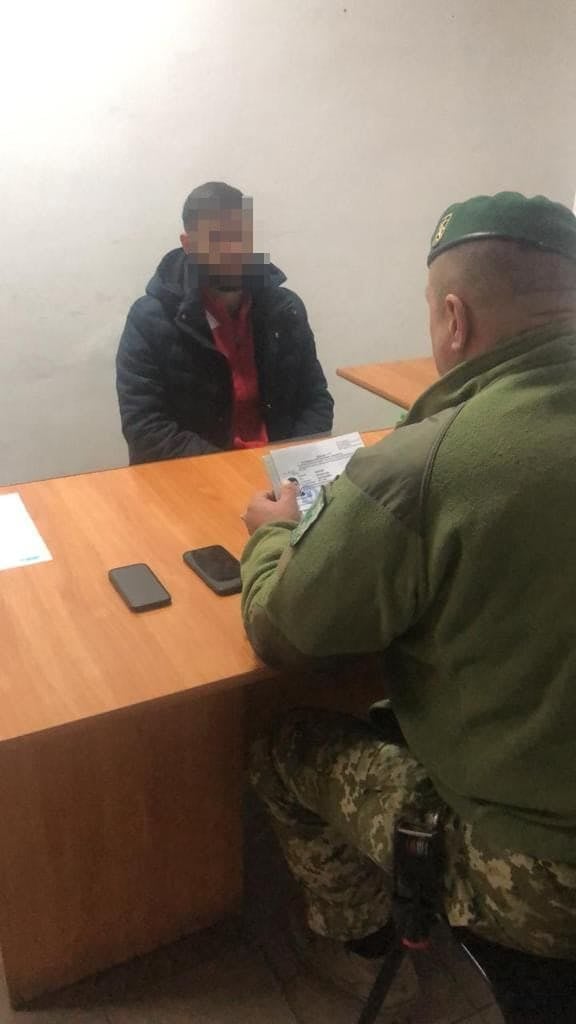 На Закарпатті не пропустили через кордон "інваліда" з підробленою довідкою вартістю в майже 130 тис грн (ФОТО)