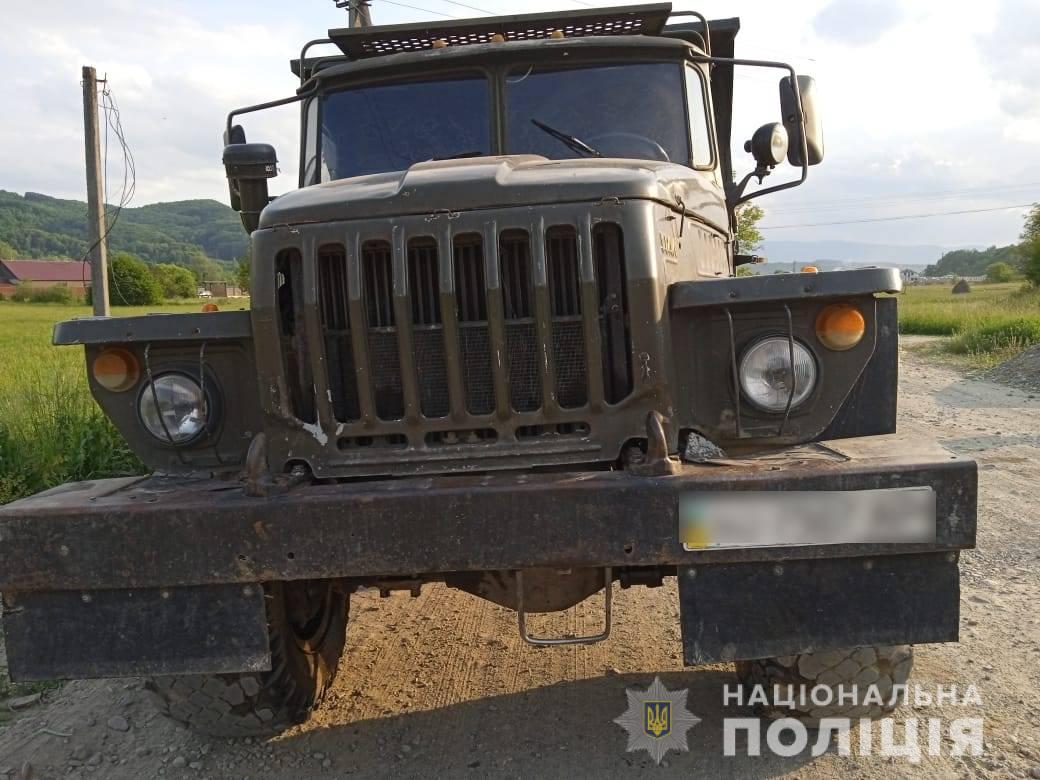 На Рахівщині за добу задокументували два факти незаконного видобутку піщано-гравійної суміші (ФОТО)