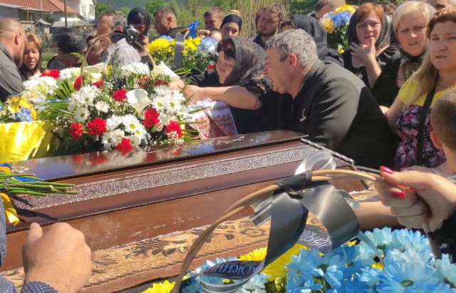 У Кушниці попрощалися з полеглим Героєм Василем Кострабою (ФОТО, ВІДЕО)