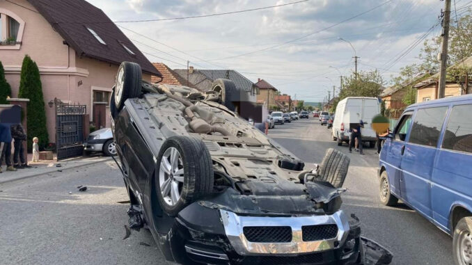 У Виноградові позашляховик перекинувся на дах (ФОТО)