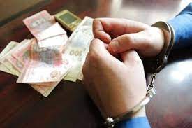 В Ужгороді на ринку чоловік, що допомагав продавцям, викрав в одного з торговців 8 тис грн