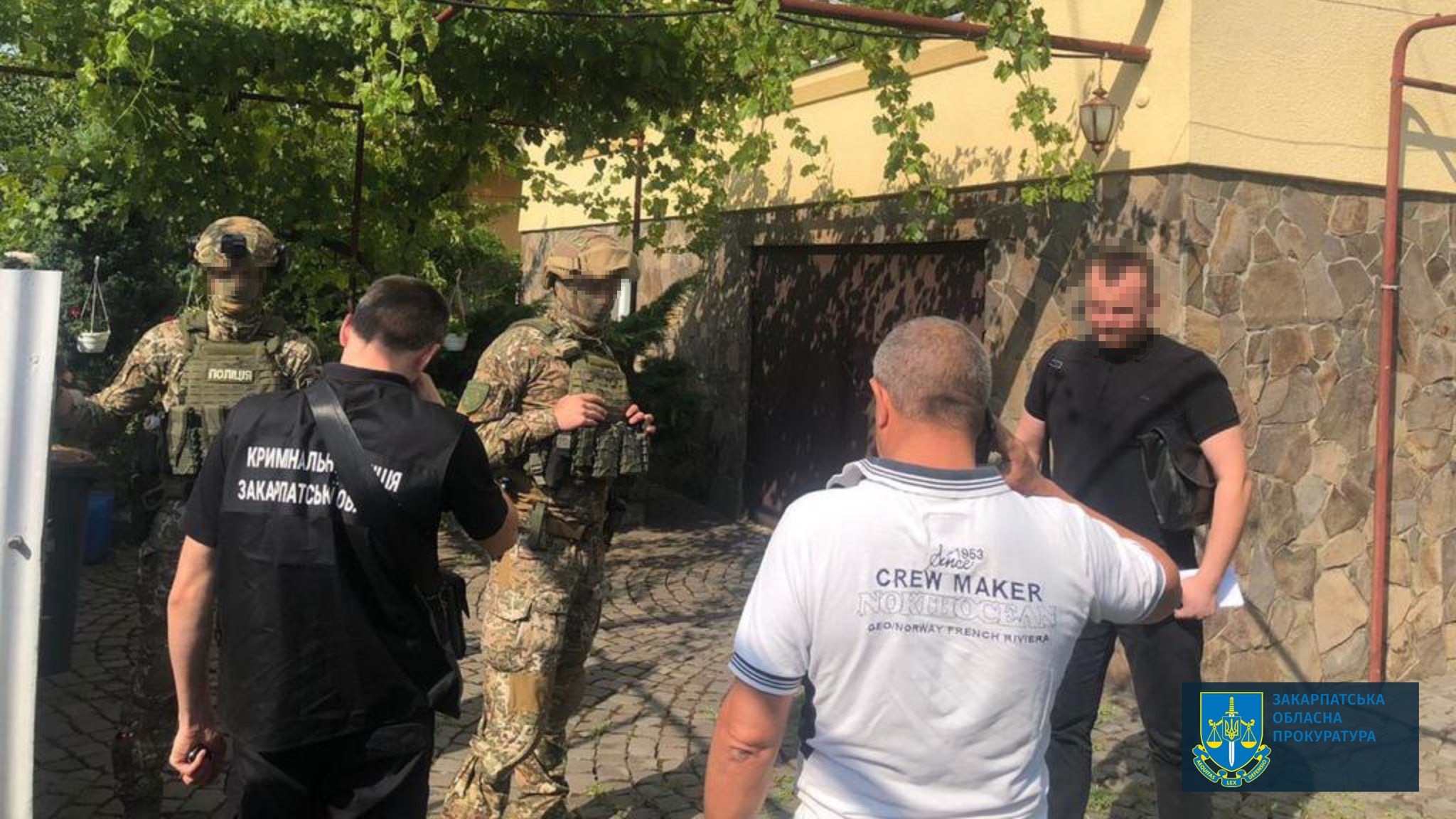 Ще двом митникам на Закарпатті повідомили про підозру у вимаганні та одержанні хабаря (ФОТО)