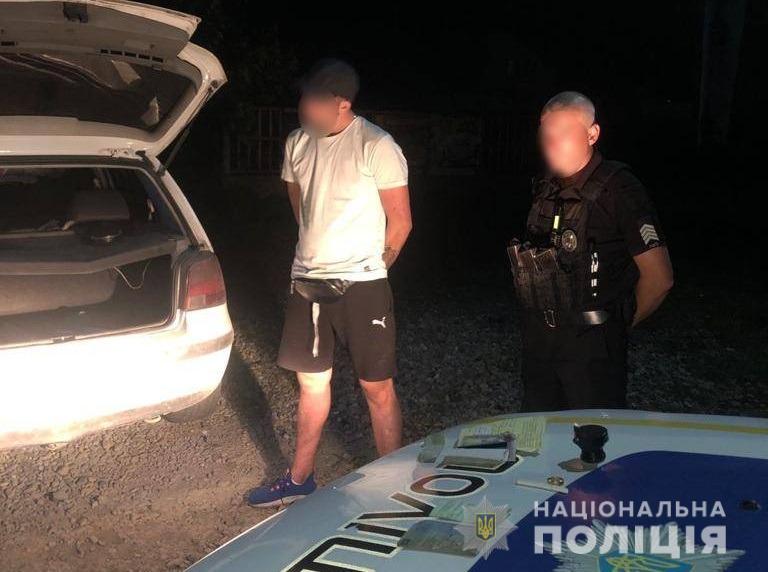На Хустщині у "наркоп'яного" водія знайшли розфасований по пакетиках метамфетамін (ФОТО)