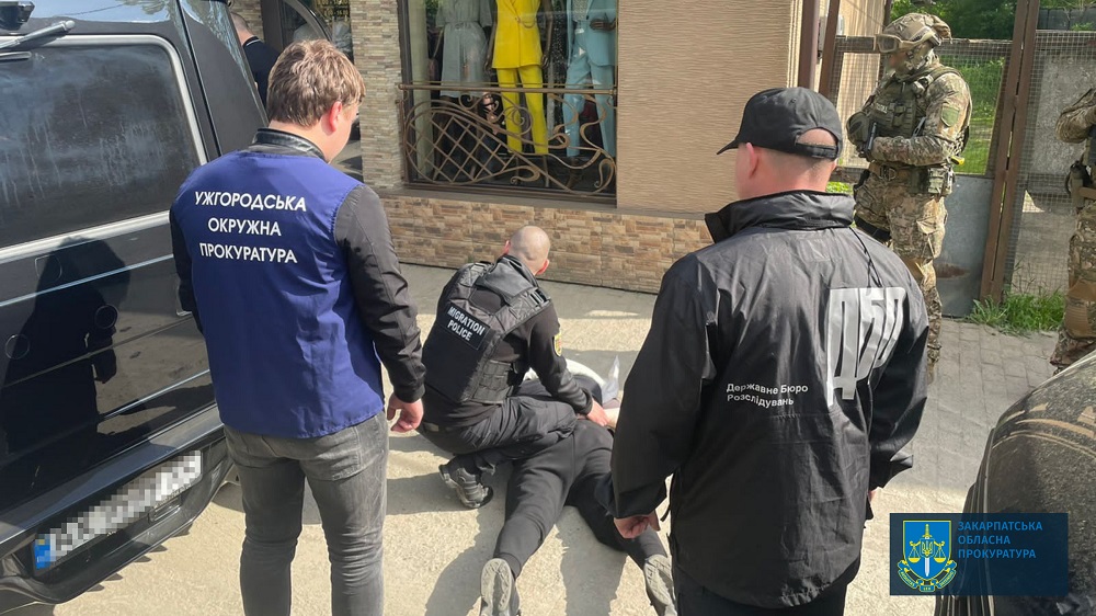 На Закарпатті судитимуть харків’янина за організацію переправлення військовозобов’язаних через кордон за $20 000 (ФОТО)