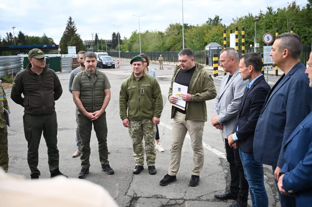 До кінця осені пропускну здатність КПП "Ужгород-Вишнє Нємецьке" планують збільшити на 30% (ФОТО)