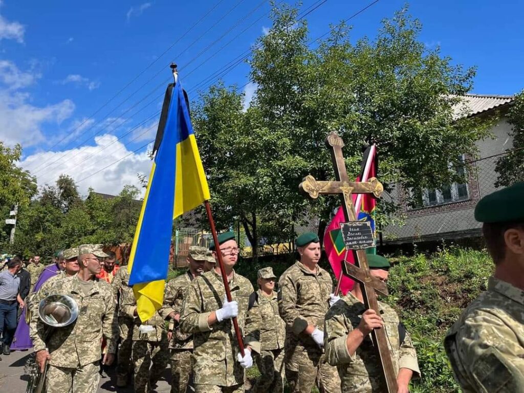 Прикордонники Мукачівського загону провели в останню путь свого побратима Василя Якима (ФОТО)