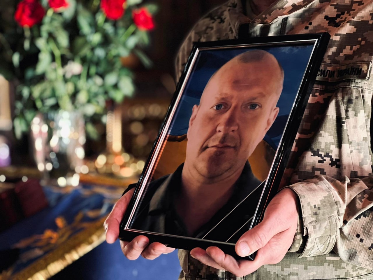 У Мукачеві попрощалися з полеглим на війні Героєм Володимиром Сорокою (ФОТО)