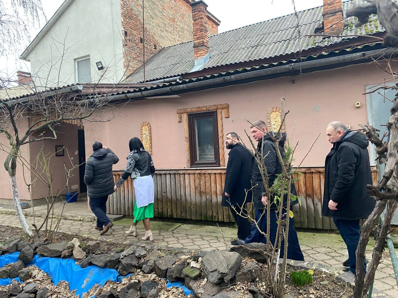 Кожен медзаклад Закарпаття, де лікують військових, отримає свого капелана 