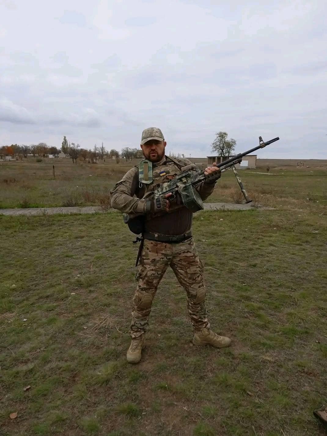 У Пастілках на Закарпатті попрощаються з полеглим у війні захисником Русланом Томашем (ФОТО)