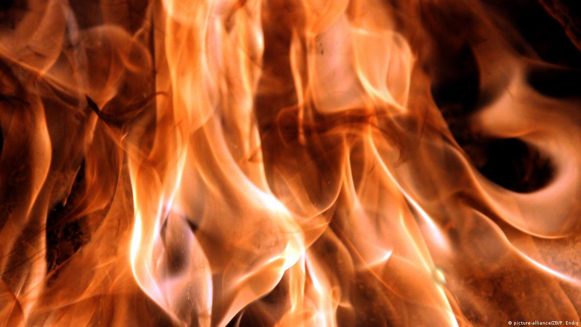 На Рахівщині за 1 день згоріли дровітня і лазня