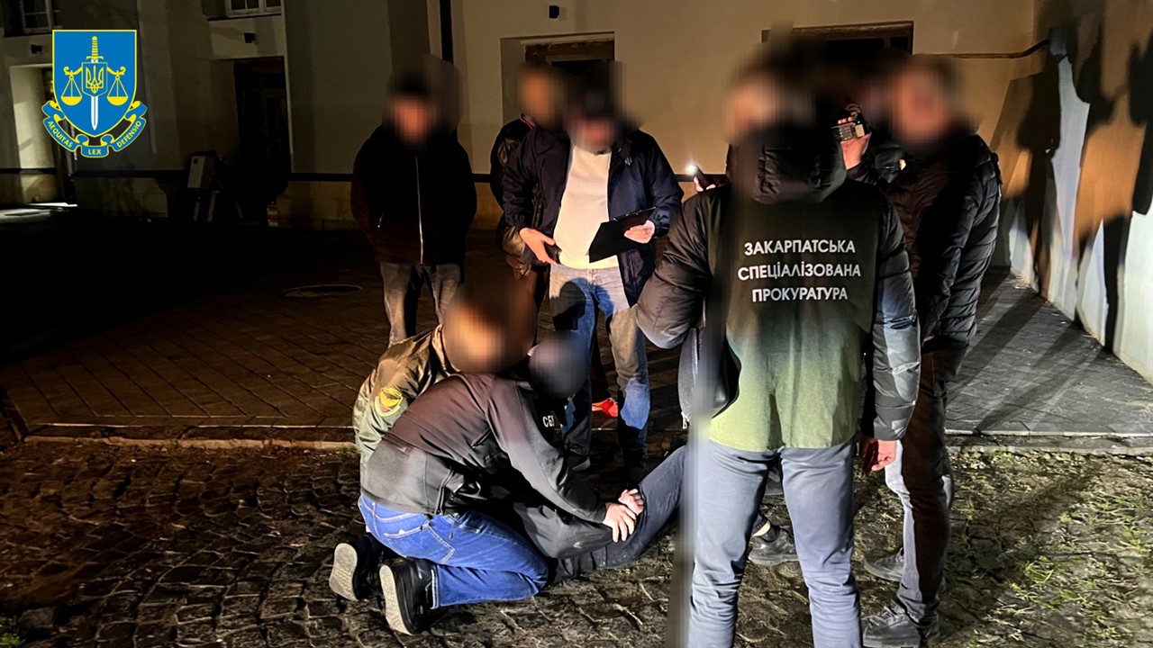 На Закарпатті затримали прикордонника, який за гроші "зливав" стороннім інформацію про розташування нарядів (ФОТО)