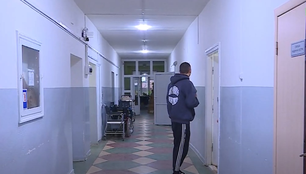 В ужгородській лікарні проводять складні операції на кістках постраждалим внаслідок бойових дій (ВІДЕО)
