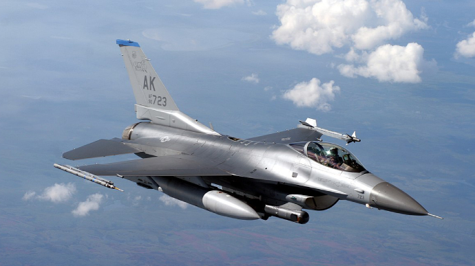 "Незабаром  небі України": Данілов натякає на передачу F-16
