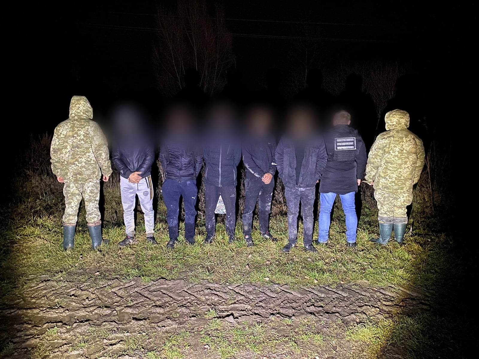 Двох чоловіків, підозрюваних у пособництві утікачам від мобілізації, взяли під варту із заставою (ФОТО)