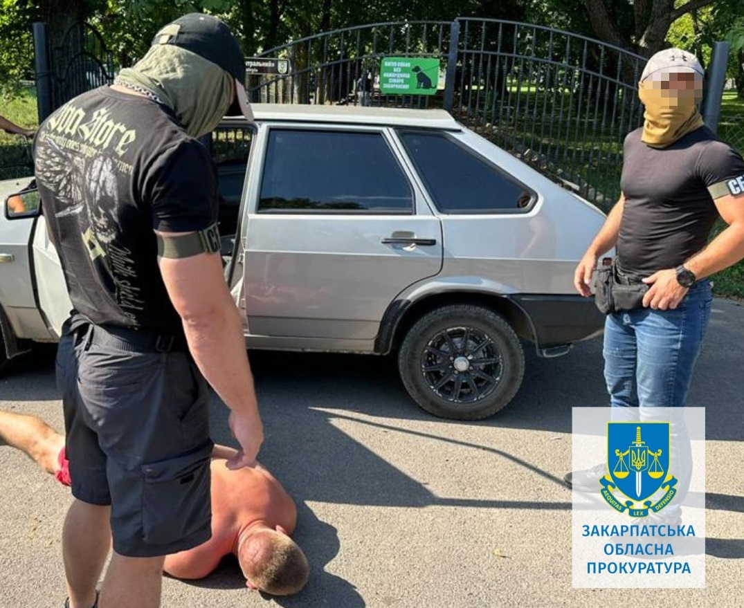 За погрози та вимагання 1500 євро надуманого боргу на Закарпатті судитимуть двох чоловіків