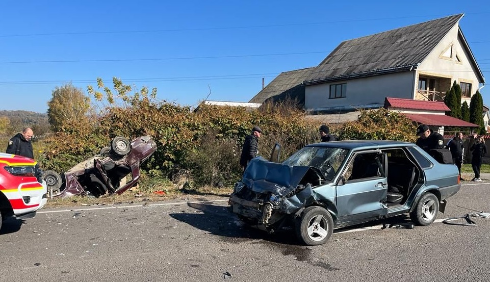 Поліція розповіла про обставини смертельної ДТП в Нижній Апші (ФОТО)