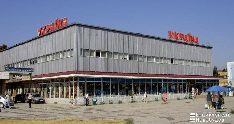 Замість спаленої "України" в Ужгороді у 2024 році хочуть відкрити чотирирівневий ТРЦ "Україна"
