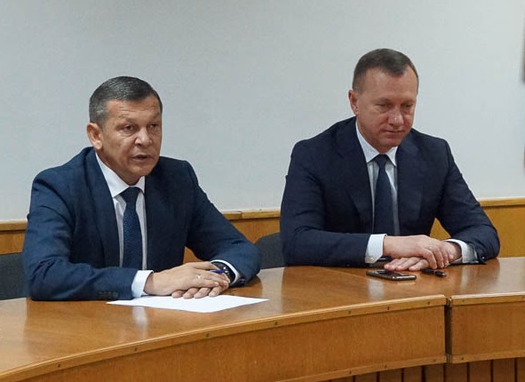 Влада Ужгорода "протискає" рішення про перейменування вулиці на Радванці "на честь" "регіонала" і фальсифікатора виборів серед циганів Мандича