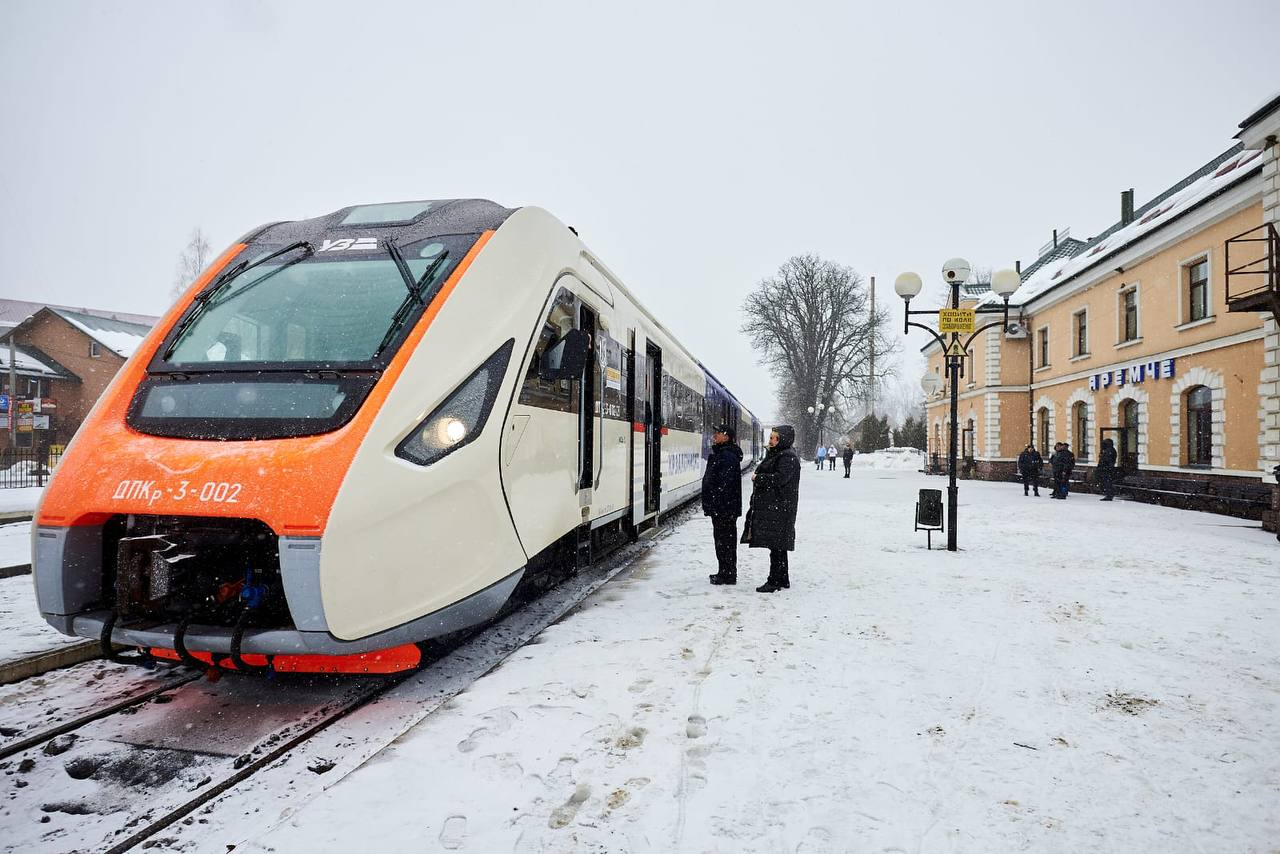 "Укрзалізниця" додала рейс "Львів — Рахів" на пікову дату