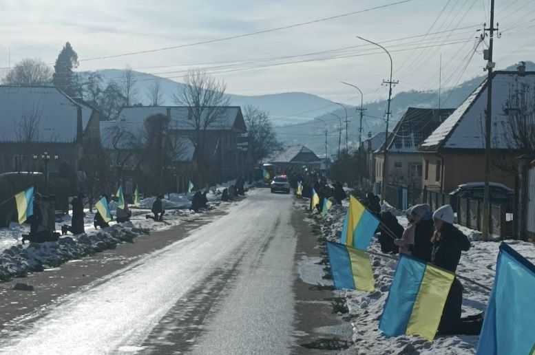 У середу Нижньоворітська громада попрощалася з полеглим захисником Михайлом Корішем (ФОТО)