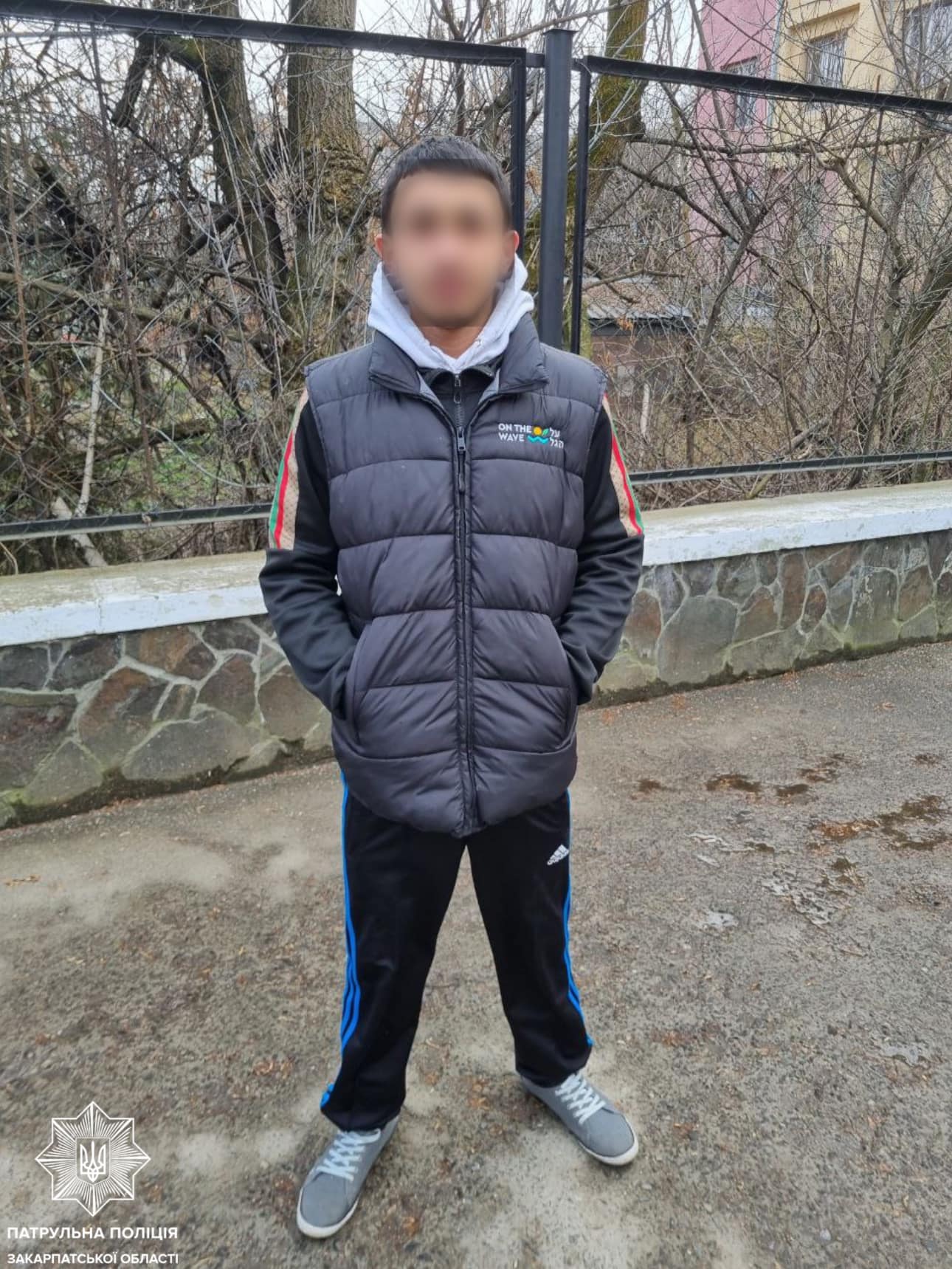 В Ужгороді затримали чоловіка, який перебував в орієнтуванні у зв'язку з проникненям до житла (ФОТО)