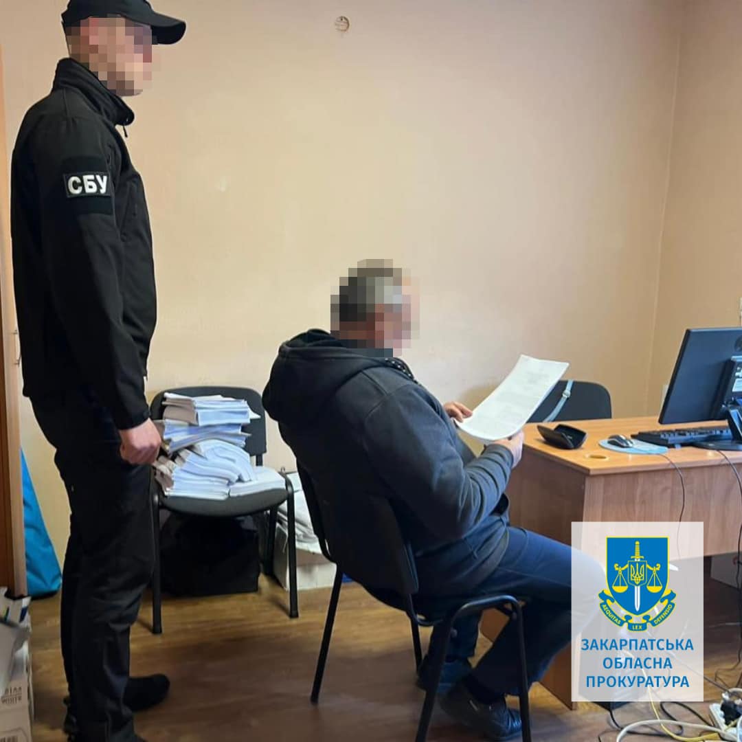 Експосадовця Ужгородської міськради та підрядника підозрюють у розтраті майже 1,3 млн грн на ремонті святкової ілюмінації (ФОТО)