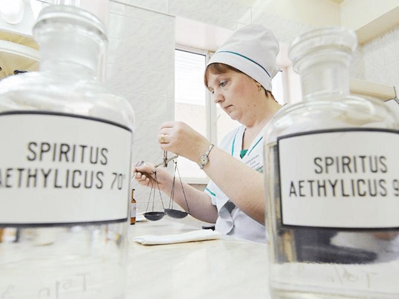 Виноградівські медики купили у фірми латвійця етиловий спирт на 20% дорожче як в аптеках