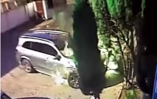 У Мукачеві підпалили Mercedes депутату Закарпатської облради Георгію Горвату (ВІДЕО)