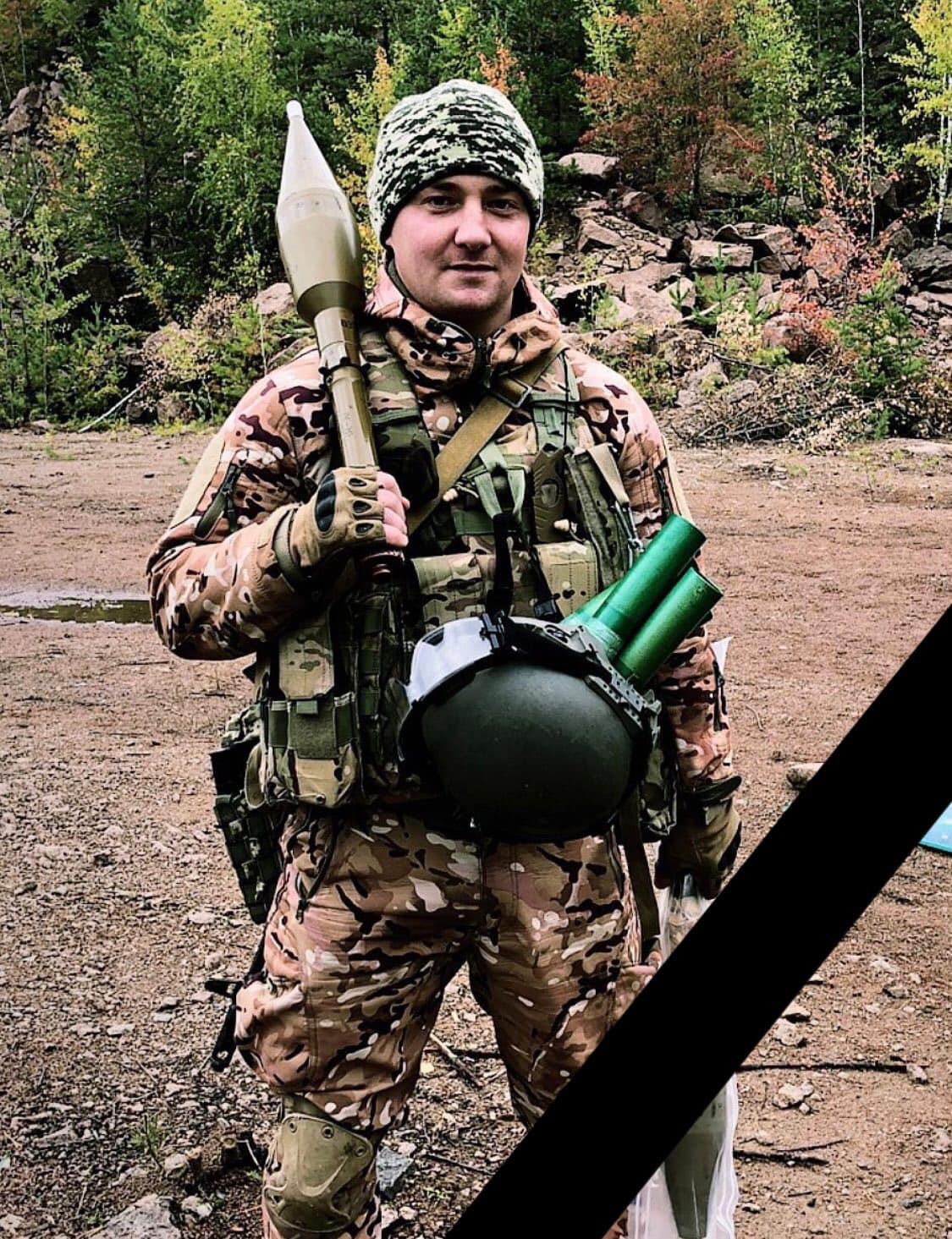 У Виноградові попрощалися з полеглим у війні Едуардом Чігором (ФОТО, ВІДЕО)