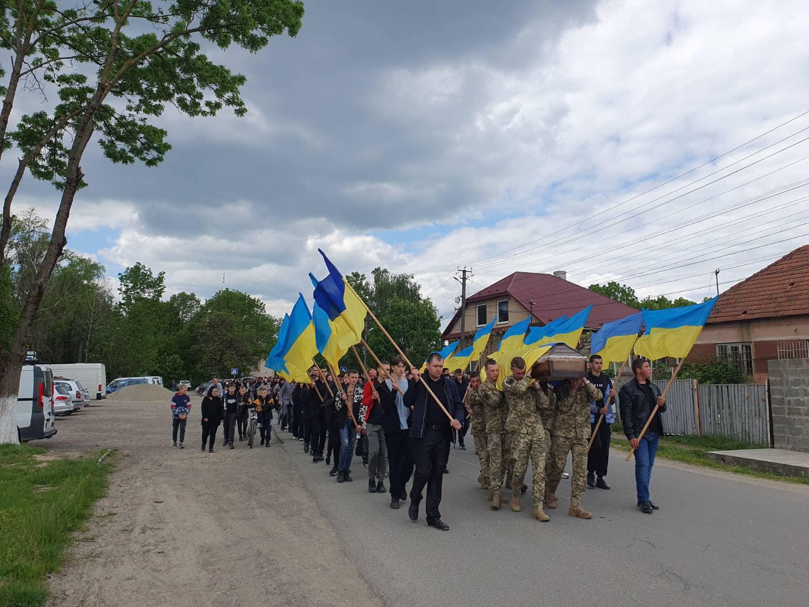 Виноградівська громада провела в останню дорога полеглого захисника Олександра Роспопчука (ФОТО, ВІДЕО)