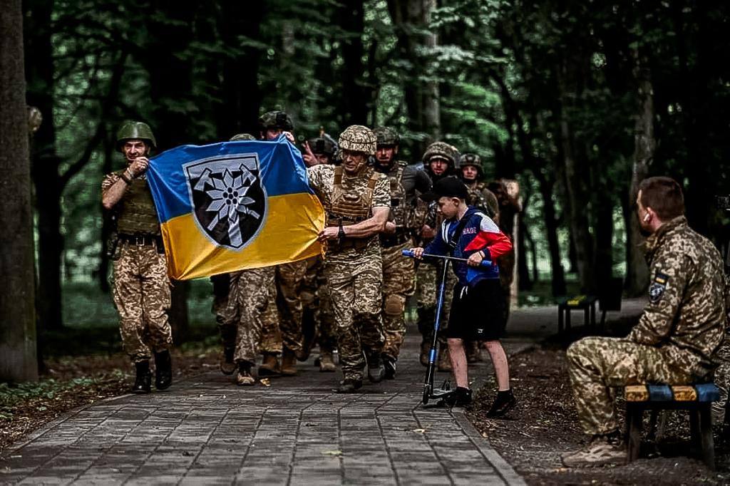 Штурмовики "Закарпатького легіону" долучилися до "Пробігу під каштанами" (ФОТО)