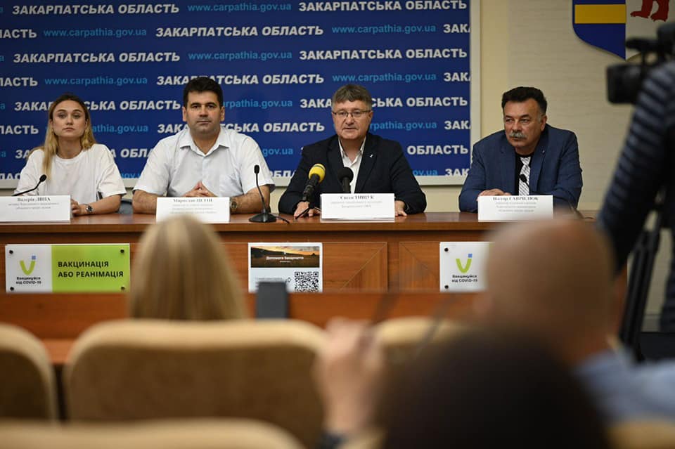 "Дуже невихований кіт" завітає до дітей в Ужгороді вже цієї неділі