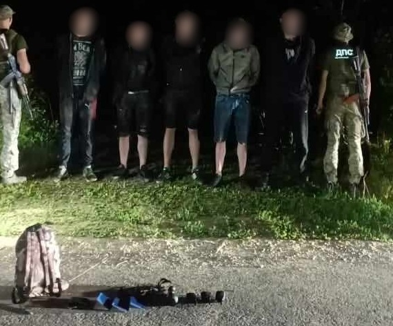 Прикордонники за допомогою тепловізора виявили 2 переправників і 3 ухилянтів-закарпатців , що прямували до Румунії (ФОТО, ВІДЕО)