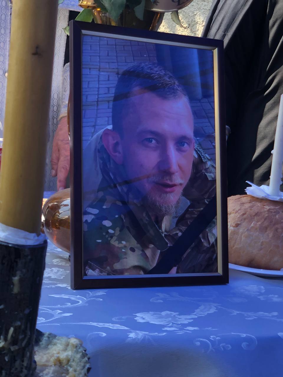 У Великому Березному провели в останню путь полеглого у війні Василя Буртина (ФОТО)
