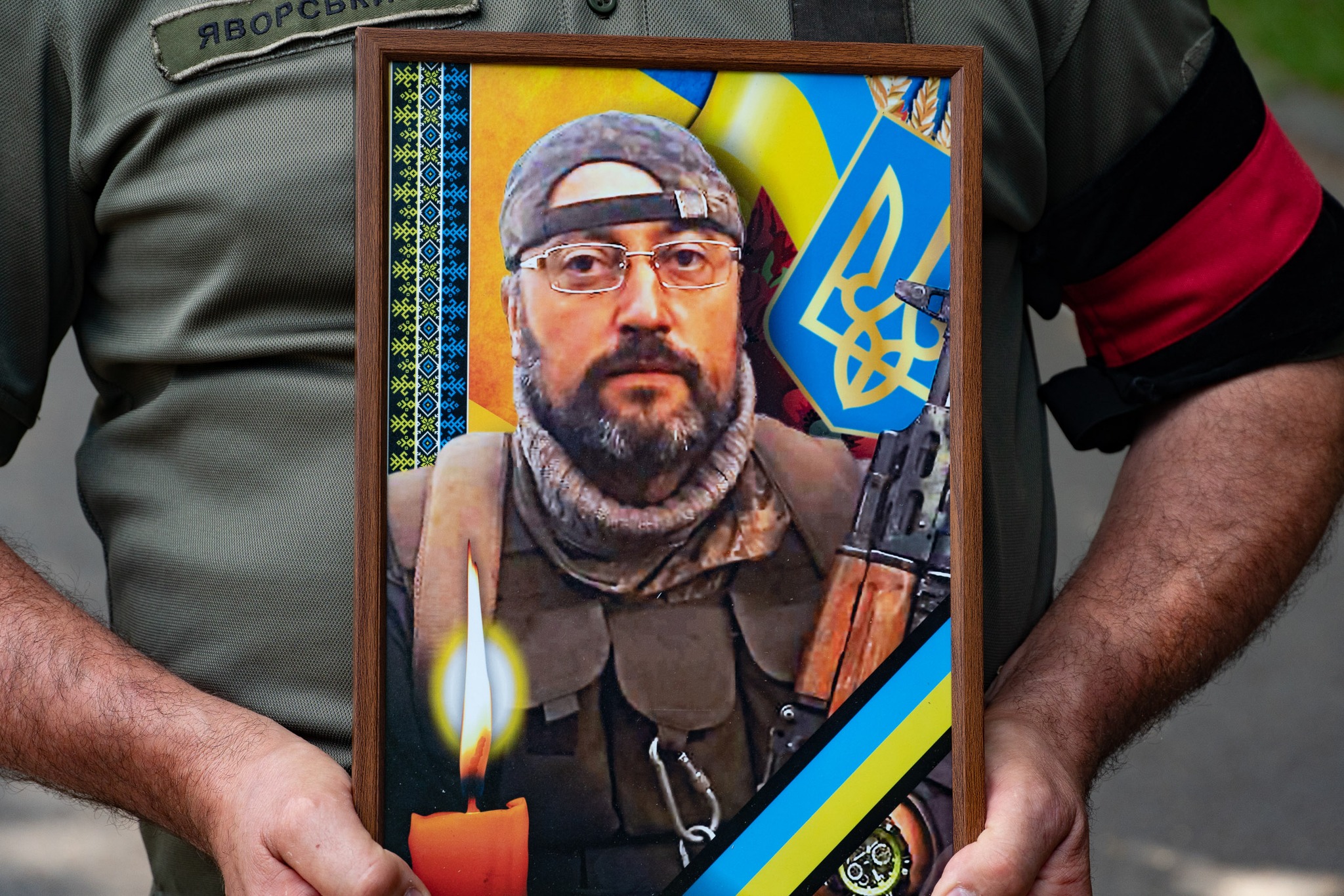 Ужгород попрощався із Євгенієм Красовським, який загинув у війні з російськими окупантами (ФОТО)
