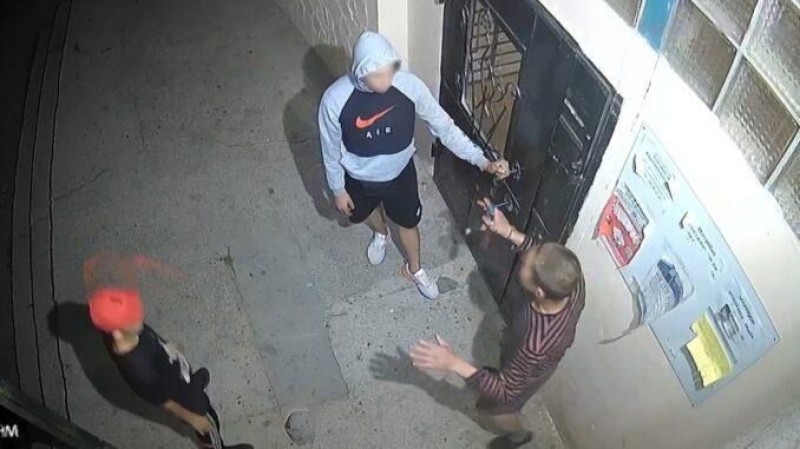 В Ужгороді двоє неповнолітніх жорстоко побили чоловіка: відкрито кримінальне провадження (ФОТО)