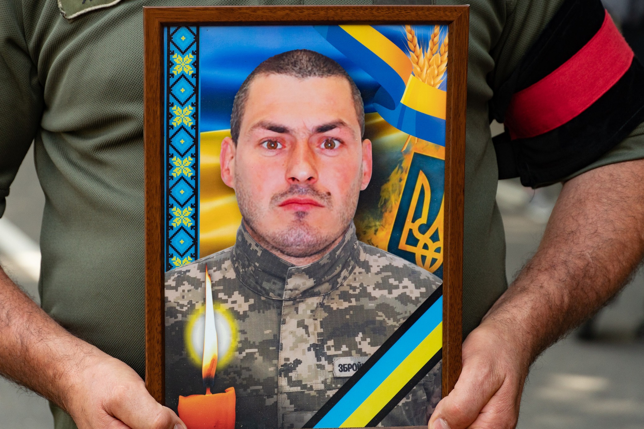 Ужгород провів в останню путь полеглого за Україну Радіона Миковича (ФОТО)