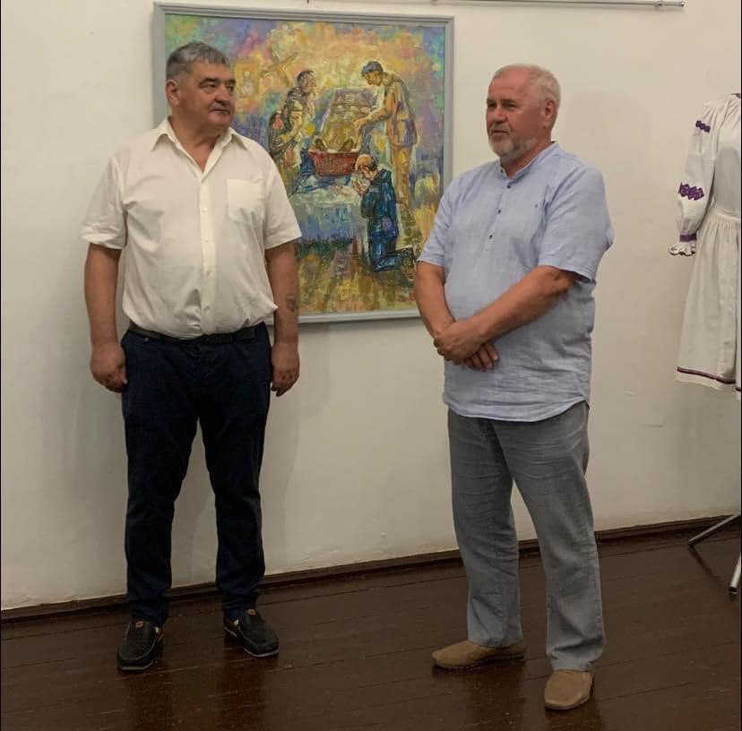 Художник з Івано-Франківщини Микола Качур презентував у Мукачеві виставку "До і під час" (ФОТО, ВІДЕО)