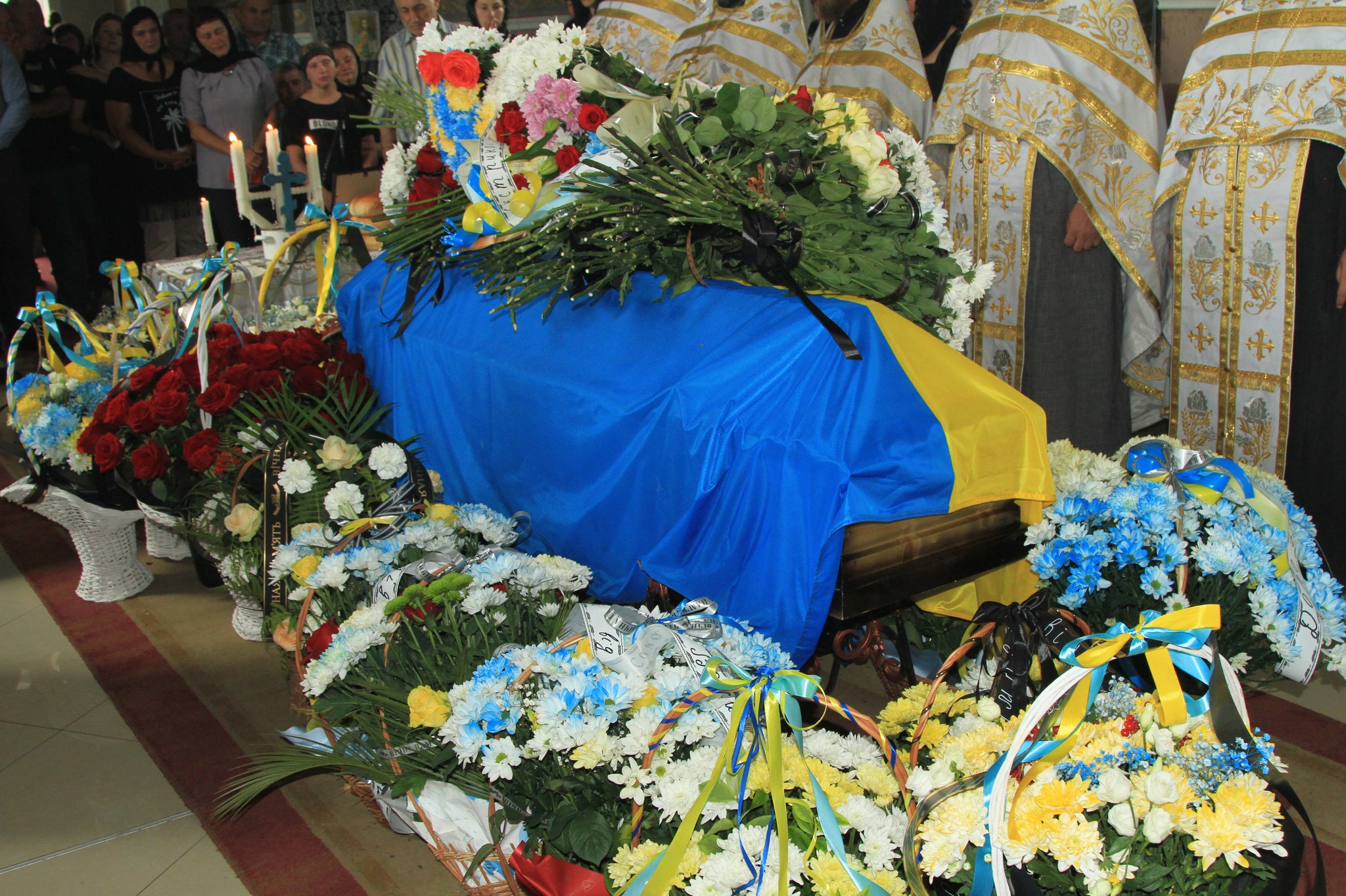 У Лозянському Міжгірської громади попрощалися з полеглим захисником Василем Сливкою (ФОТО, ВІДЕО)