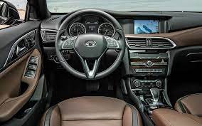 В Ужгороді горів Infiniti QX30 