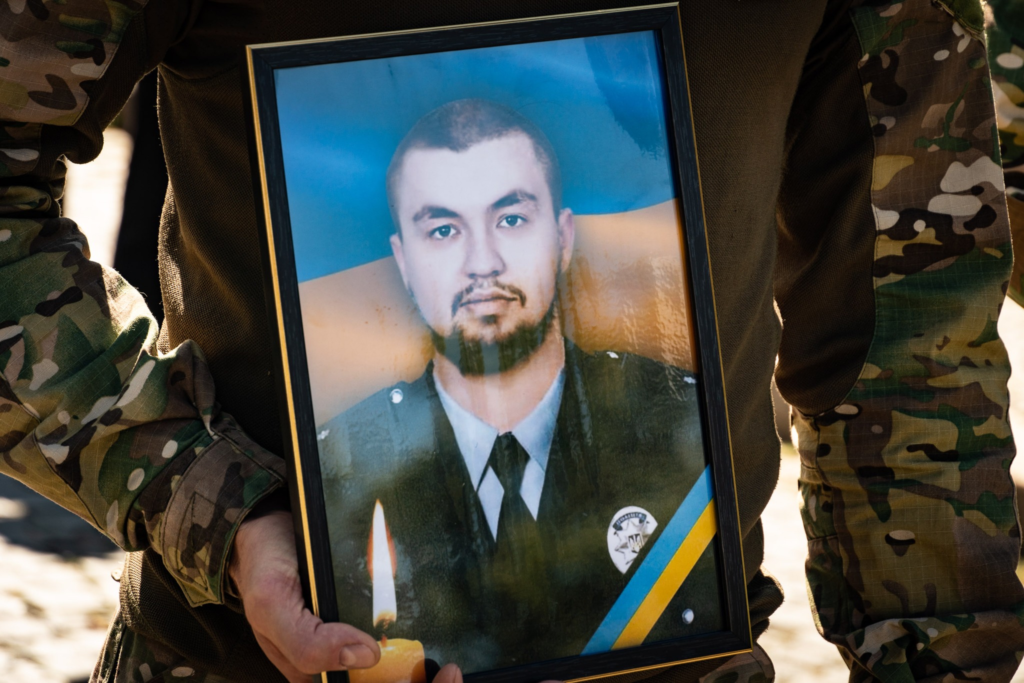 В Ужгороді провели в останню путь полеглого у війні Андрія Потічного (ФОТО)