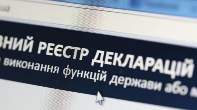 Українці за день зібрали 25 тисяч підписів під вимогою до Зеленського ветувати закон про закриті декларації