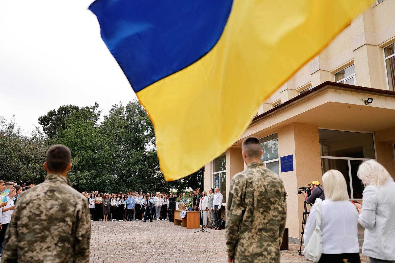 Цьогоріч на Закарпатті – 13 тисяч першачків (ФОТО)