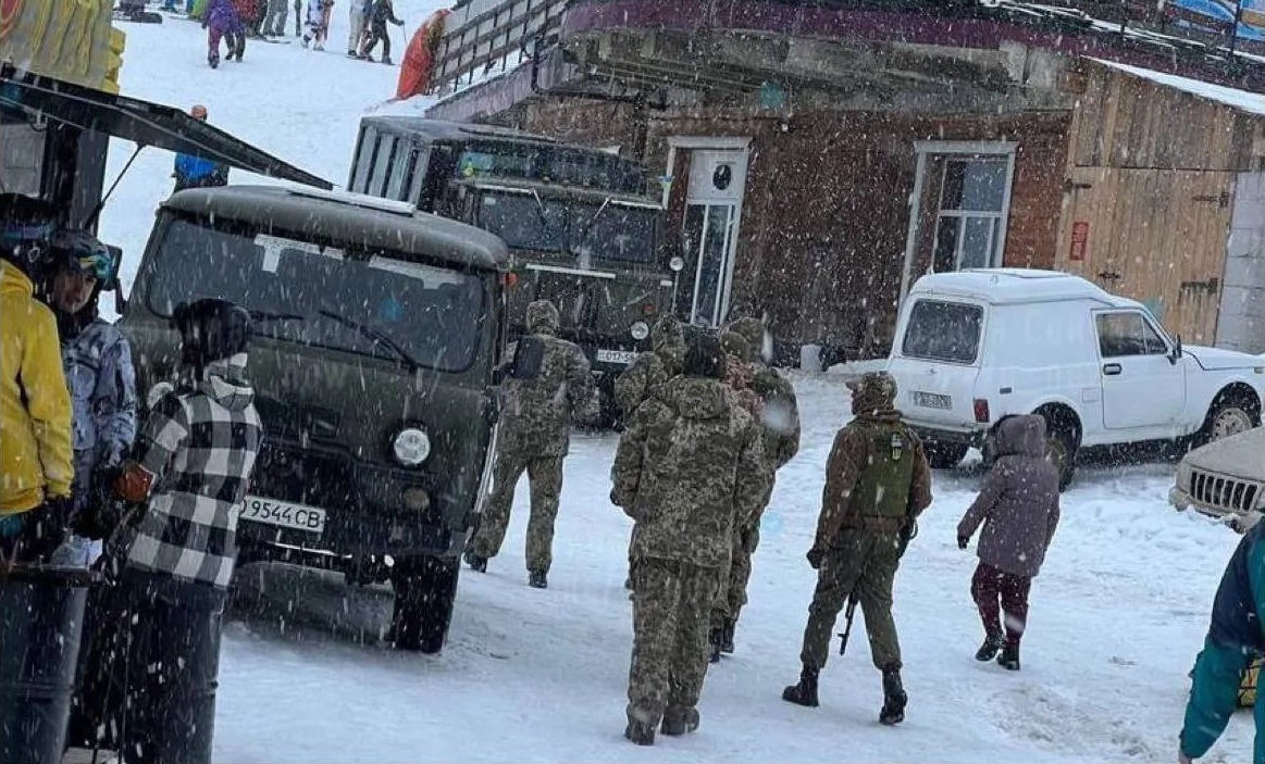 1 січня представники ТЦК завітали на закарпатський гірськолижний курорт "Драгобрат" (ФОТО, ВІДЕО)