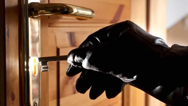У Мукачеві за крадіжку з квартири коштовностей на 320 тис. грн злодій отримав 6 років тюрми