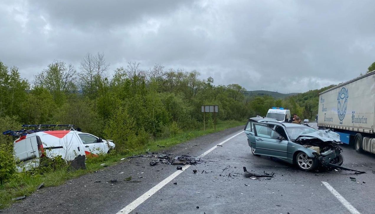 Саперу з Мукачева, що за кермом BMW скоїв "смертельну ДТП в Нижніх Воротах, присудили 2 роки умовно з виплатами