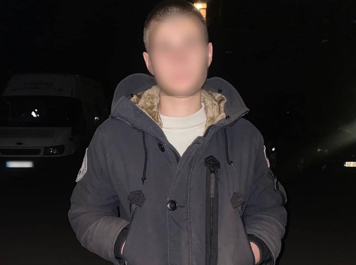 П'яного водія без прав, що вночі їхав у передмісті Ужгорода з вимкненими фарами, оштрафували на 20 тис. грн (ФОТО)